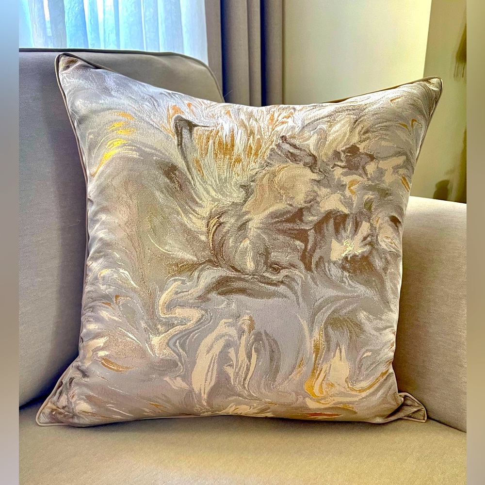 Luxury Champagne and gold waves glam pillow. Size 22x 22 inch - Picture 9 of 10